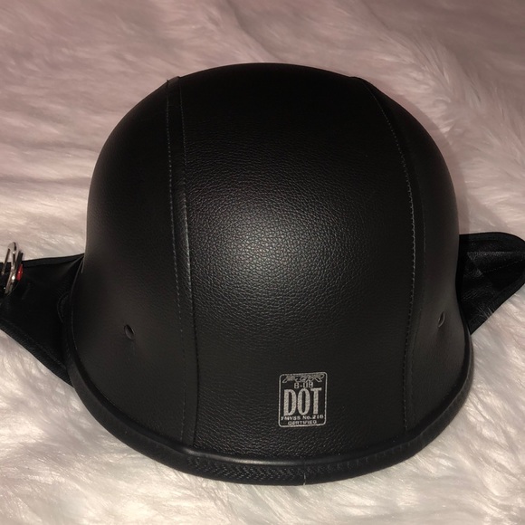 PGR Helmet Certified Model 8-09 - Picture 2 of 5